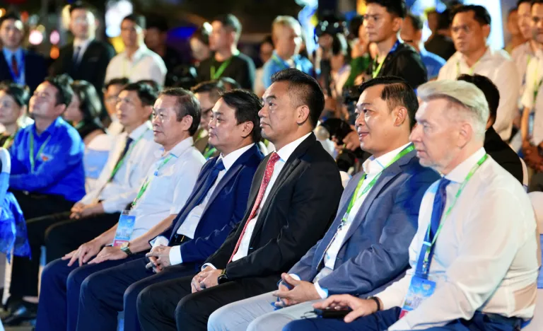 Opening & VIP Tour · Photos