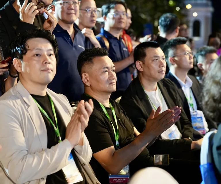 Opening & VIP Tour · Photos