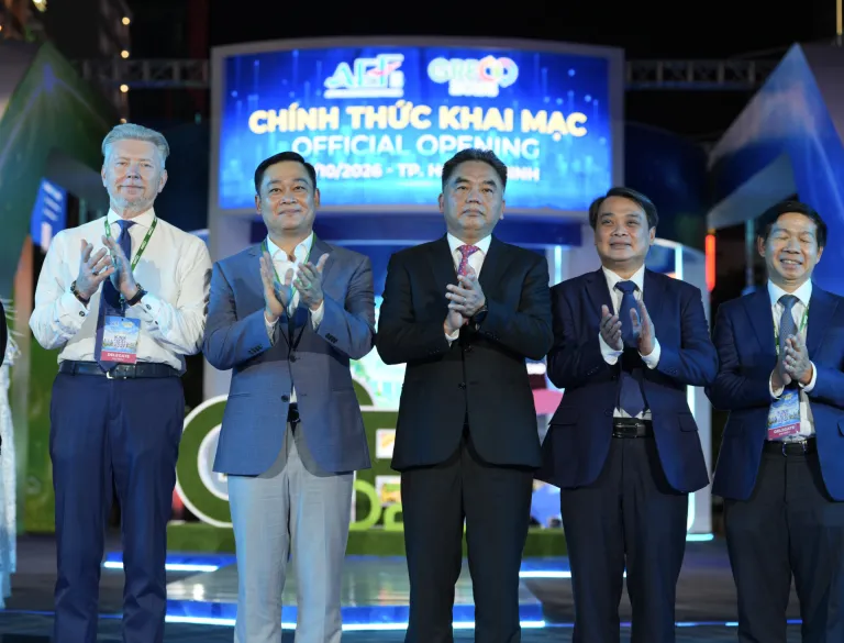 Opening & VIP Tour · Photos