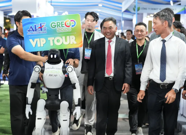 Opening & VIP Tour · Photos