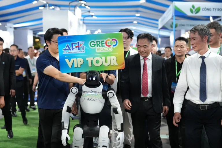 Opening & VIP Tour · Photos