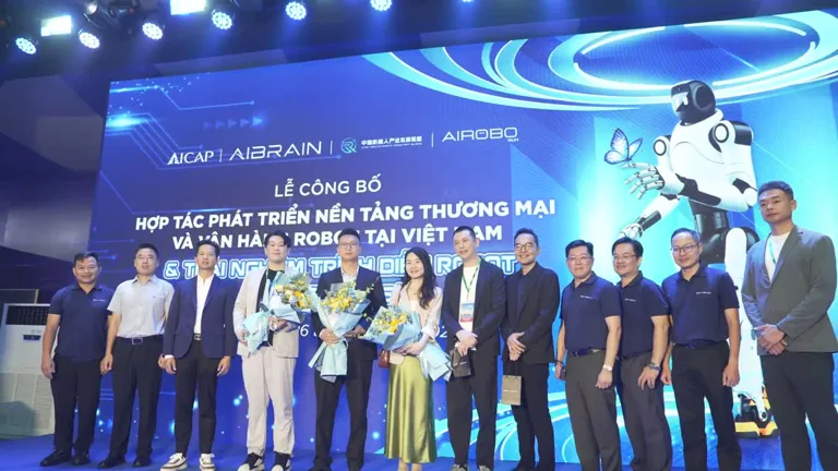 Đón tiếp và giao lưu tại gian hàng