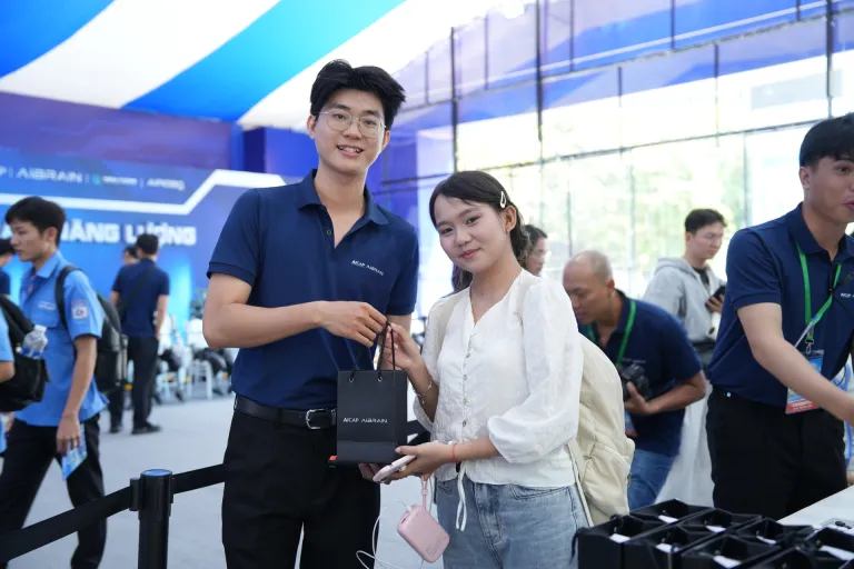 Không gian trải nghiệm robot · Hình ảnh