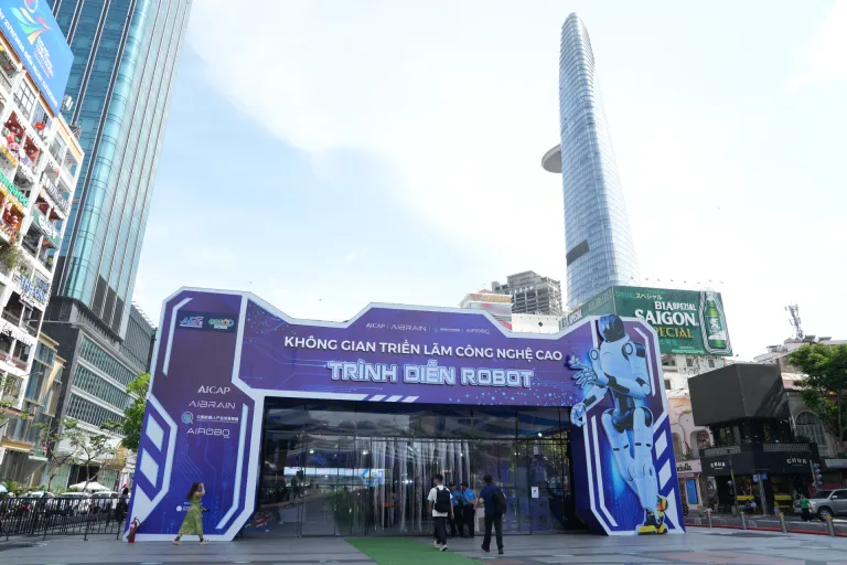 Không gian trải nghiệm robot · Hình ảnh