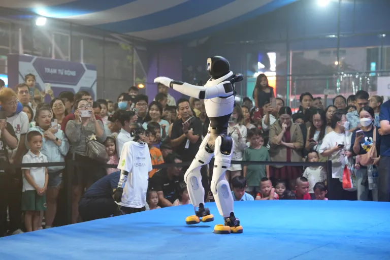 Robotics experience space · Photos