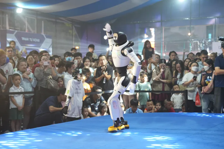 Robotics experience space · Photos