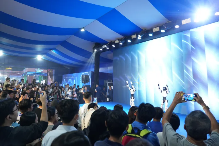 Robotics experience space · Photos