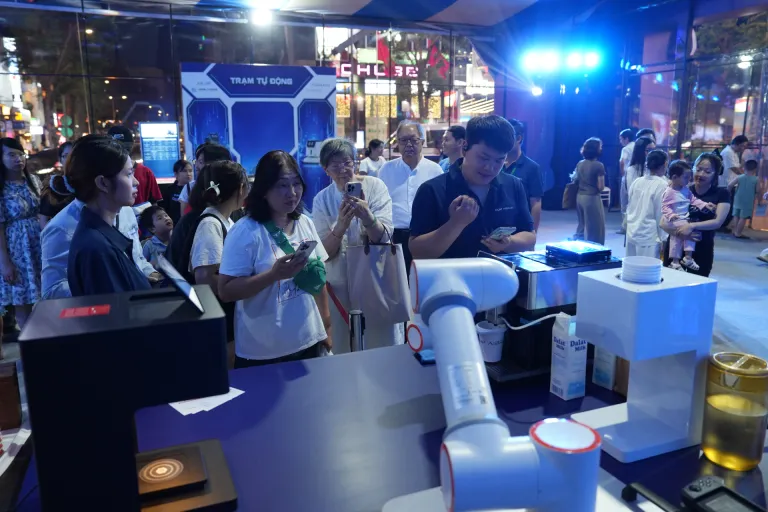 Robotics experience space · Photos