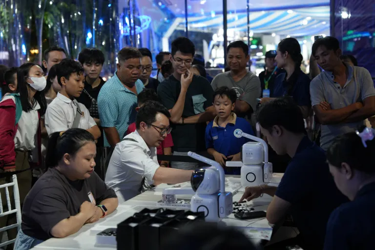 Robotics experience space · Photos
