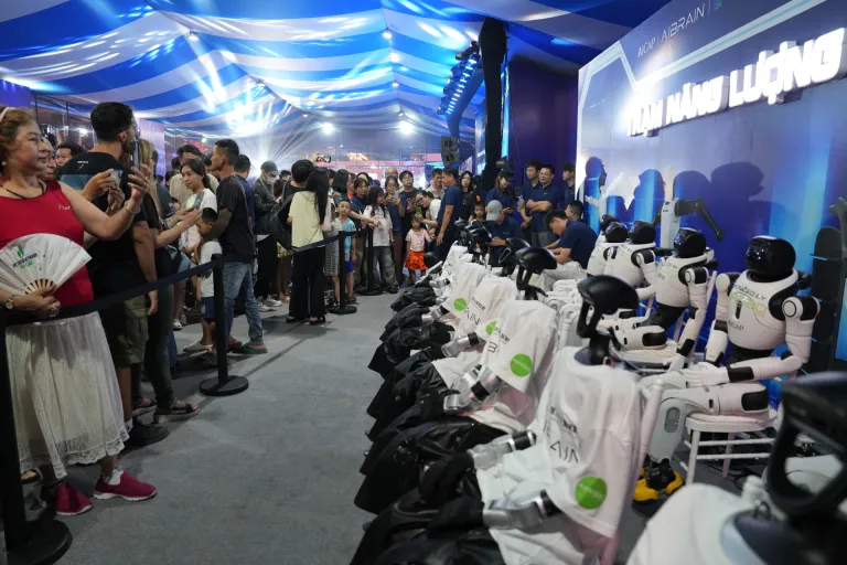 Robotics experience space · Photos