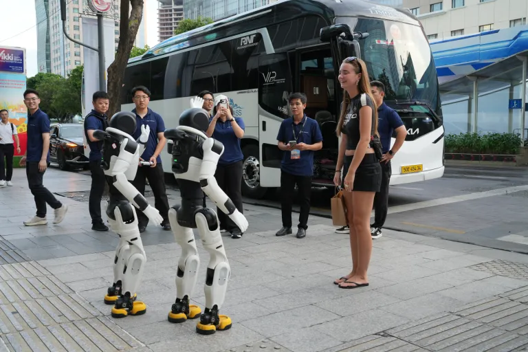 Không gian trải nghiệm robot · Hình ảnh