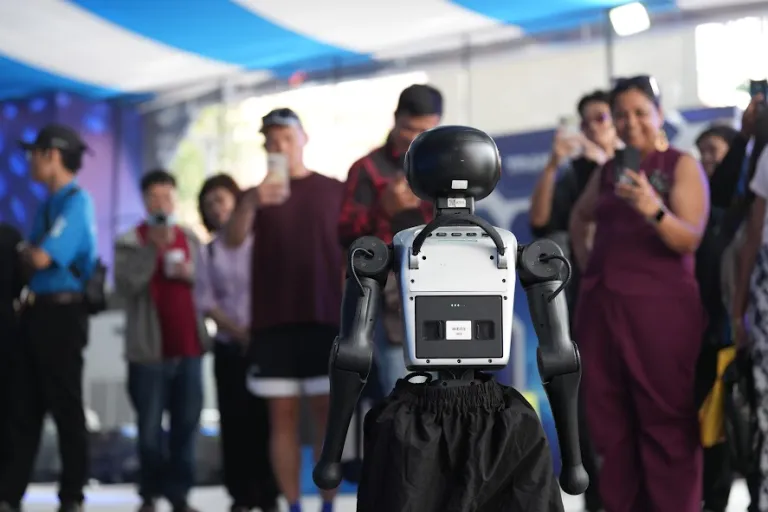 Không gian trải nghiệm robot · Hình ảnh