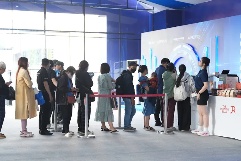 Không gian trải nghiệm robot · Hình ảnh