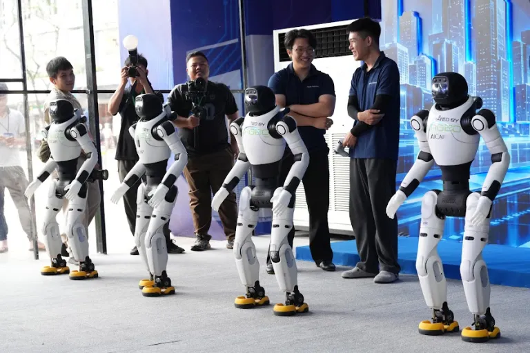 Không gian trải nghiệm robot · Hình ảnh