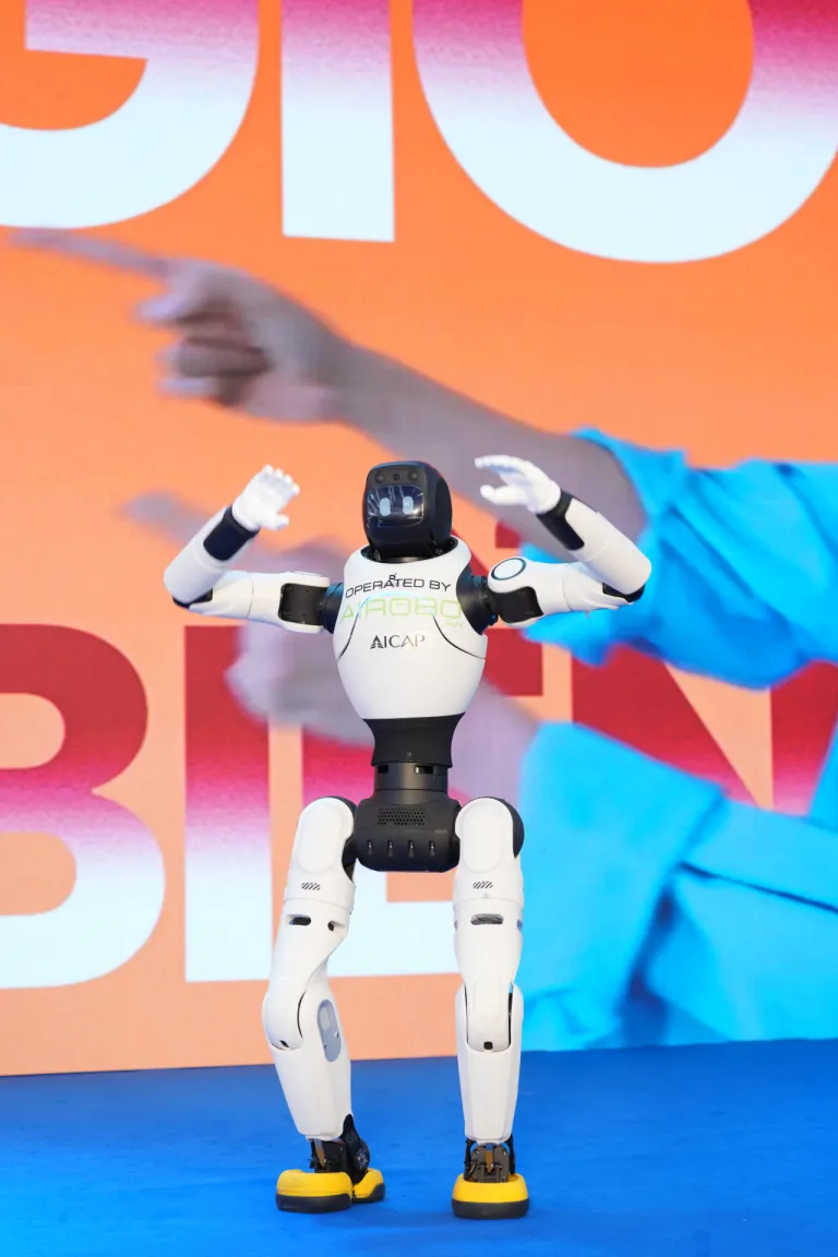 Không gian trải nghiệm robot · Hình ảnh