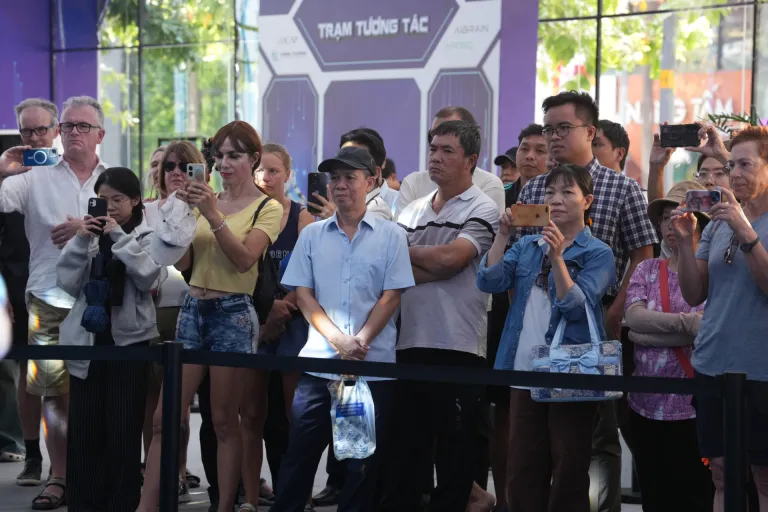 Không gian trải nghiệm robot · Hình ảnh