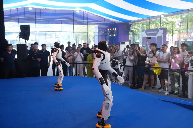 Không gian trải nghiệm robot · Hình ảnh