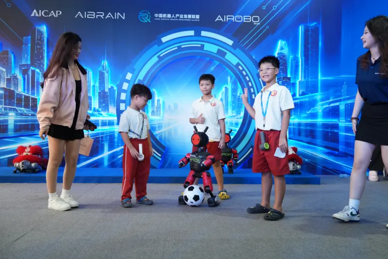 Không gian trải nghiệm robot · Hình ảnh