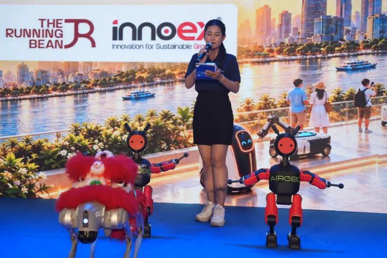 Không gian trải nghiệm robot · Hình ảnh